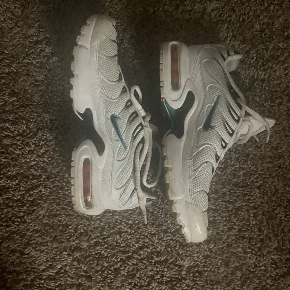 Nike - Picture 4 of 4